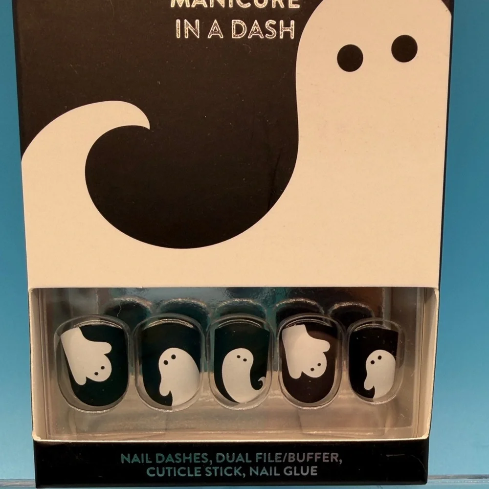 Red Aspen Black and White Ghost 👻 Press-On Nails - Picture 2 of 5